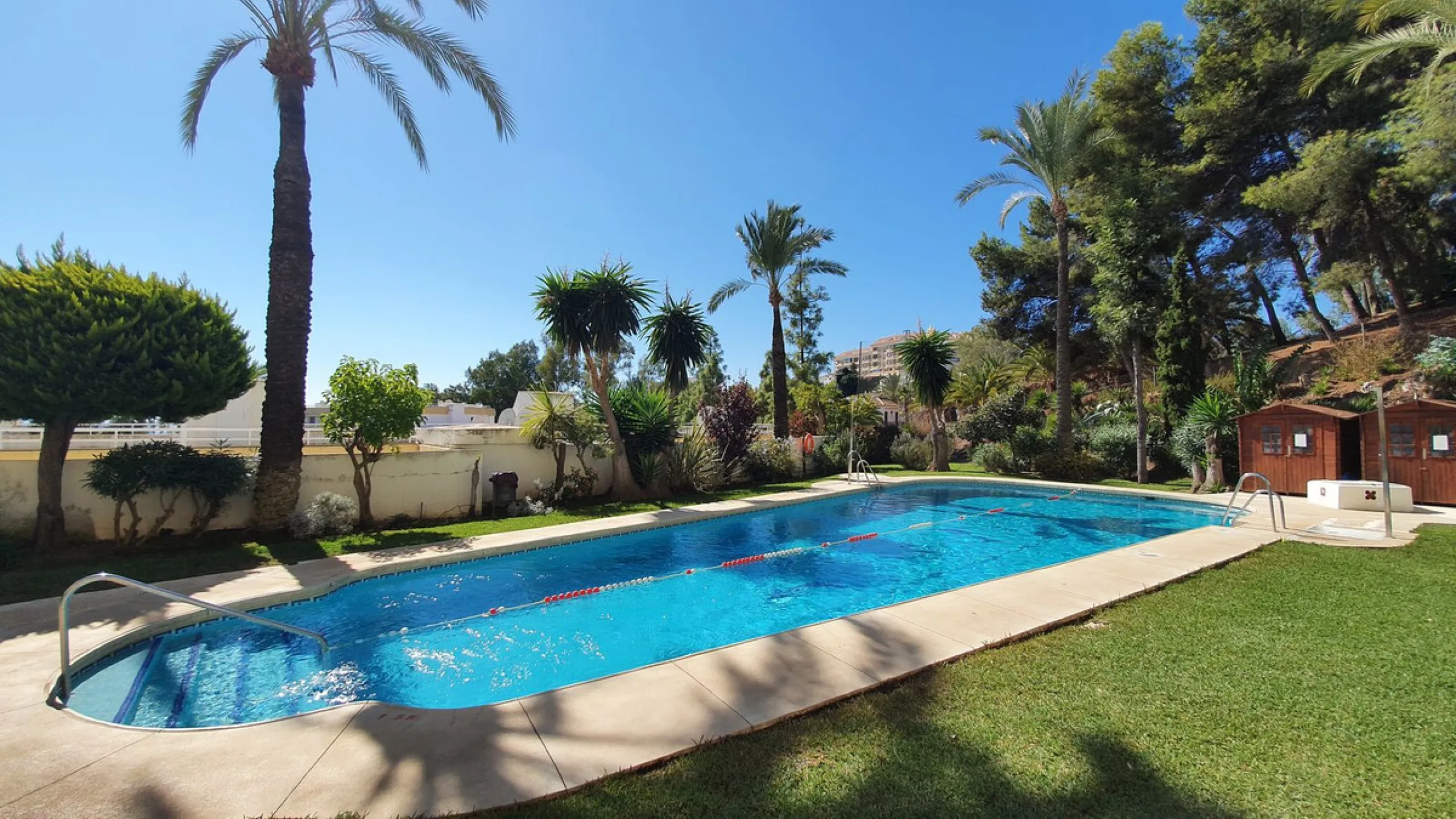Apartment - Penthouse в продаже в Benalmadena, Málaga. В доме 3 спален и 2 ванных комнат. Площадь дома 122 м²