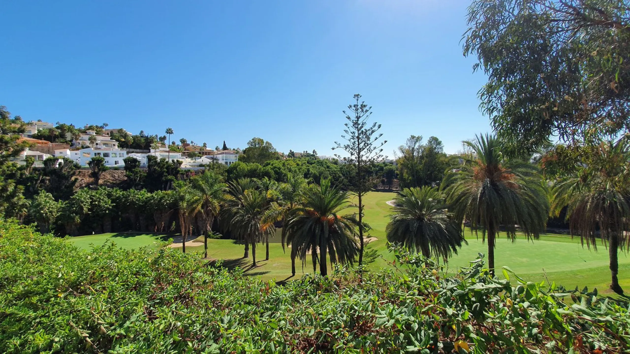 Apartment - Penthouse в продаже в Benalmadena, Málaga. В доме 3 спален и 2 ванных комнат. Площадь дома 122 м²