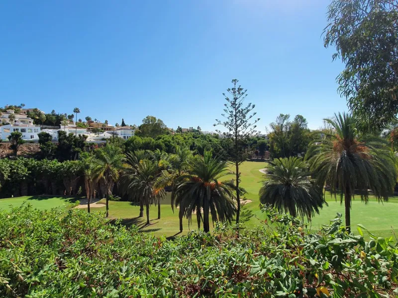 Apartment - Penthouse в продаже в Benalmadena, Málaga. В доме 3 спален и 2 ванных комнат. Площадь дома 122 м²