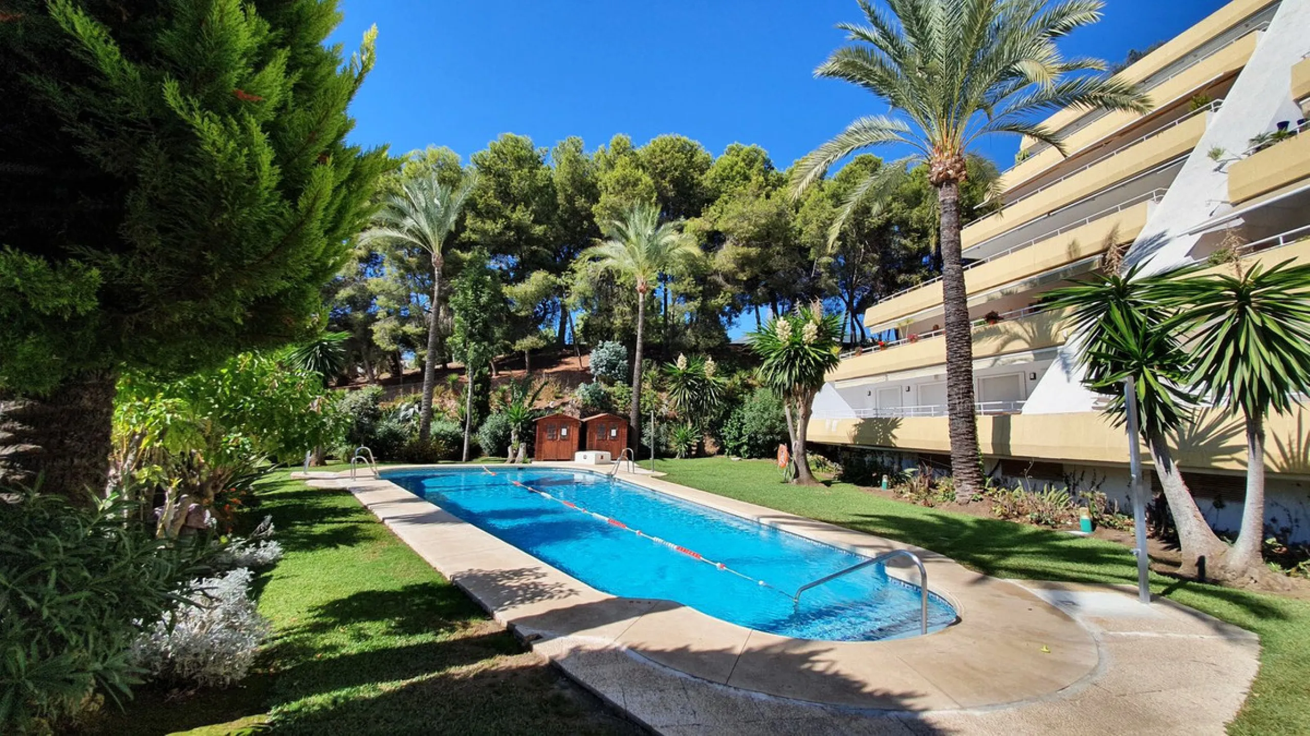 Apartment - Penthouse в продаже в Benalmadena, Málaga. В доме 3 спален и 2 ванных комнат. Площадь дома 122 м²