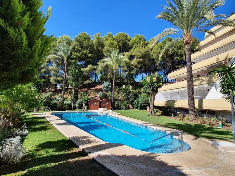Apartment - Penthouse в продаже в Benalmadena, Málaga. В доме 3 спален и 2 ванных комнат. Площадь дома 122 м²