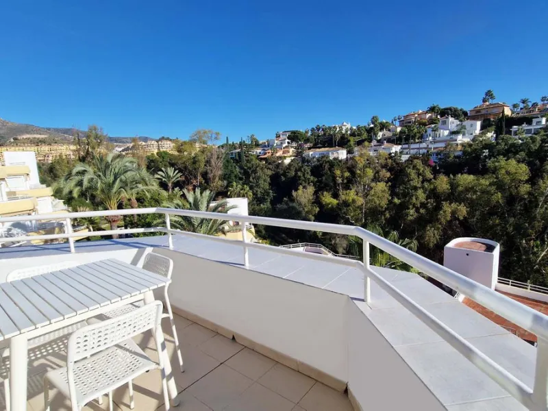 Apartment - Penthouse в продаже в Benalmadena, Málaga. В доме 3 спален и 2 ванных комнат. Площадь дома 122 м²