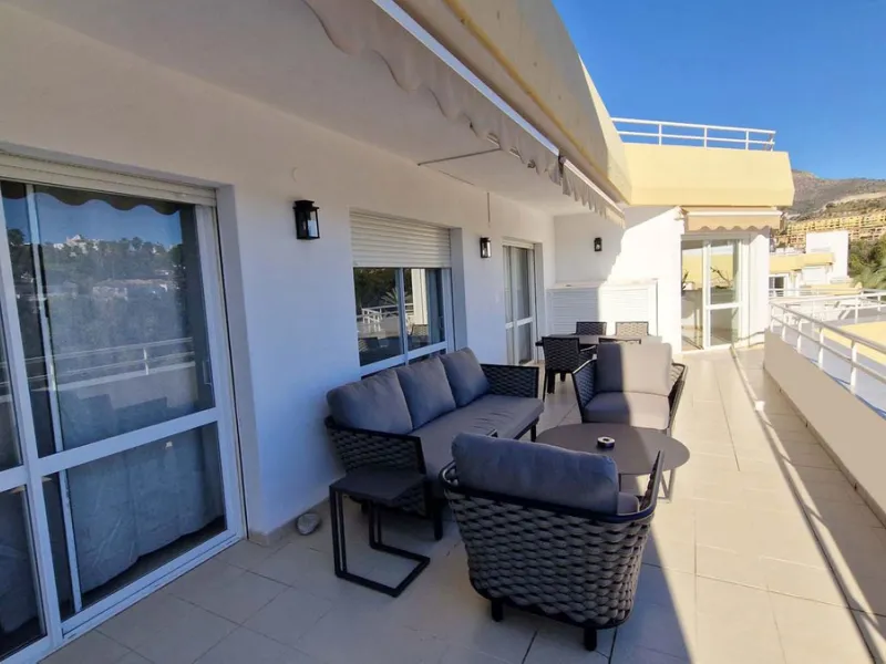 Apartment - Penthouse в продаже в Benalmadena, Málaga. В доме 3 спален и 2 ванных комнат. Площадь дома 122 м²