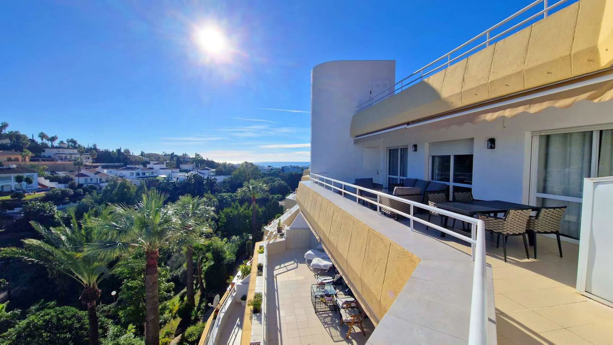 Apartment - Penthouse в продаже в Benalmadena, Málaga. В доме 3 спален и 2 ванных комнат. Площадь дома 122 м²