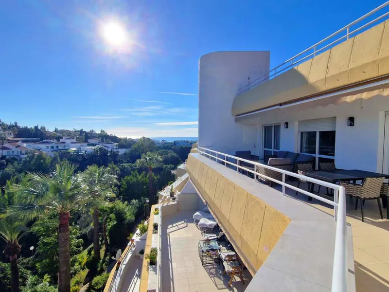 Apartment - Penthouse в продаже в Benalmadena, Málaga. В доме 3 спален и 2 ванных комнат. Площадь дома 122 м²