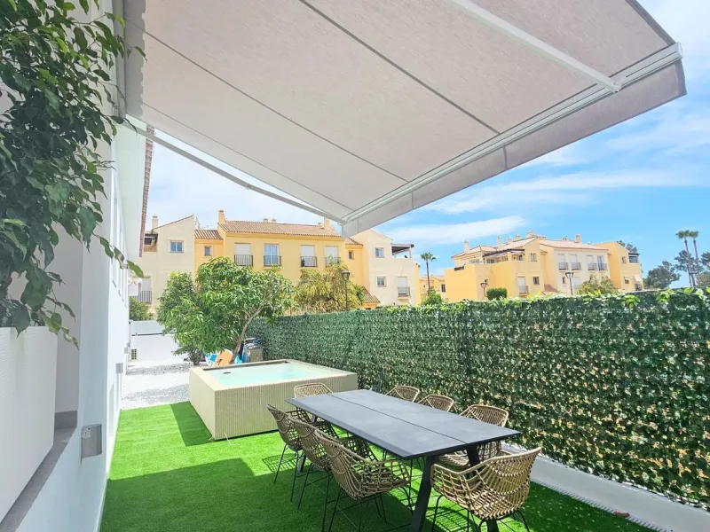 Unique opportunity to purchase an independent house within walking distance to all amenities, beach and golf in La Cala de Mijas.