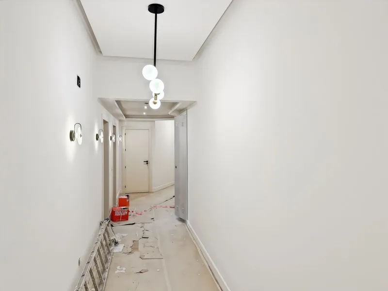 In the heart of Málaga, in the emblematic area of El Ejido and just a few steps from the Teatro Cánovas, this exclusive building of 8 tourist apartments represents an investment for those who seek more than numbers: they seek location, quality and long-te
