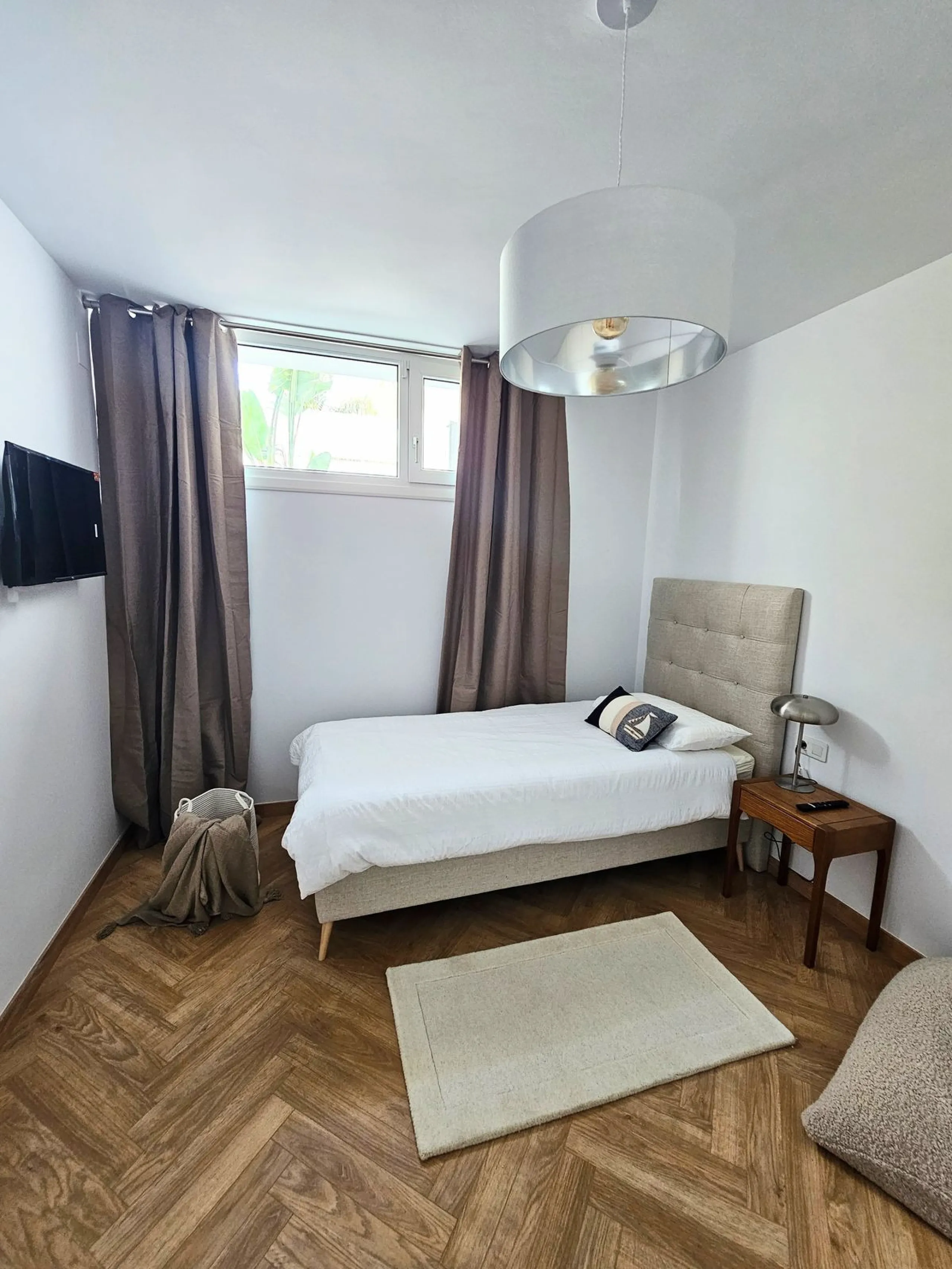 Unique opportunity to purchase an independent house within walking distance to all amenities, beach and golf in La Cala de Mijas.