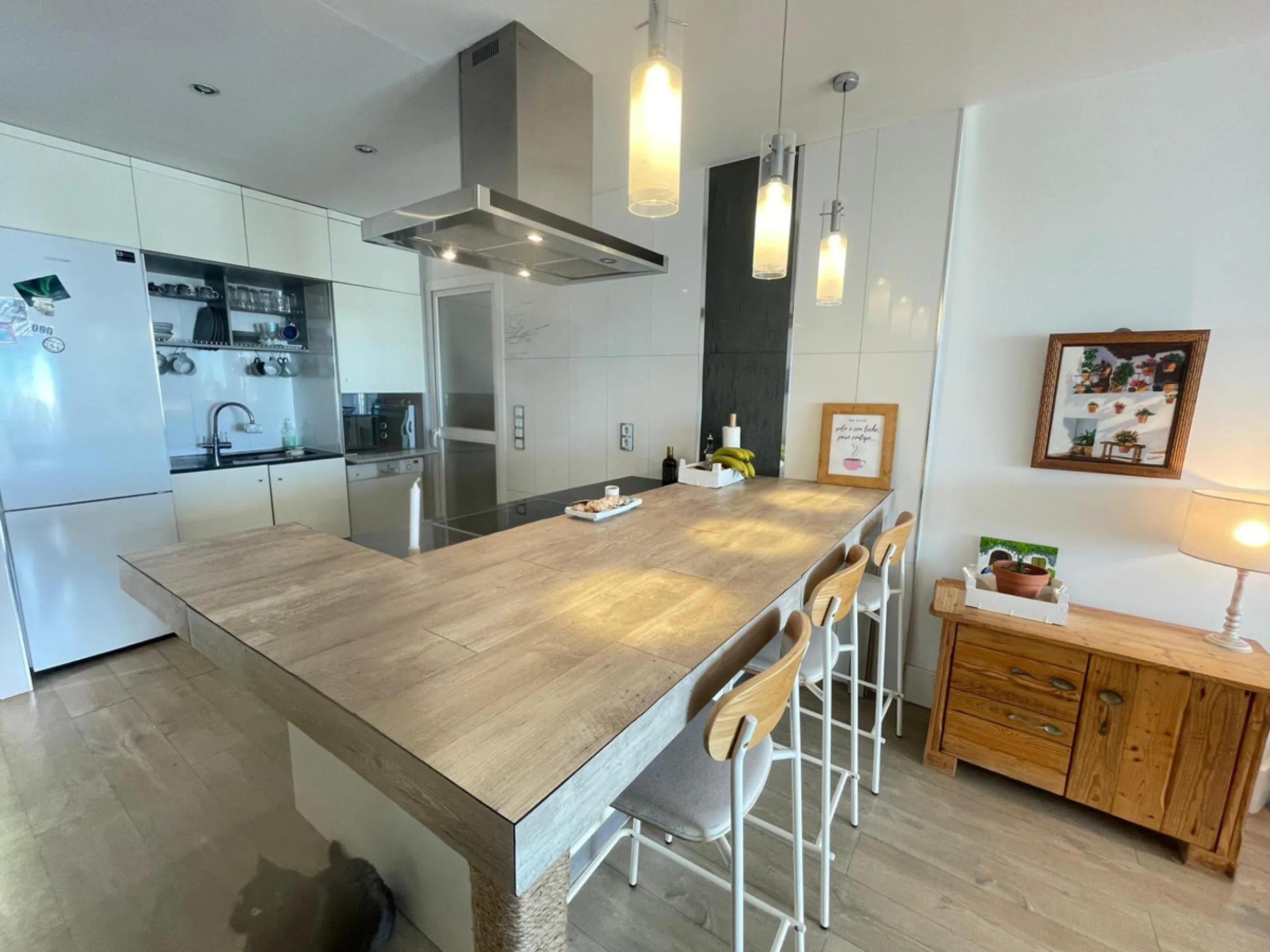 Apartment - Middle Floor Apartment в продаже в Benalmadena, Málaga. В доме 3 спален и 2 ванных комнат. Площадь дома 98 м²