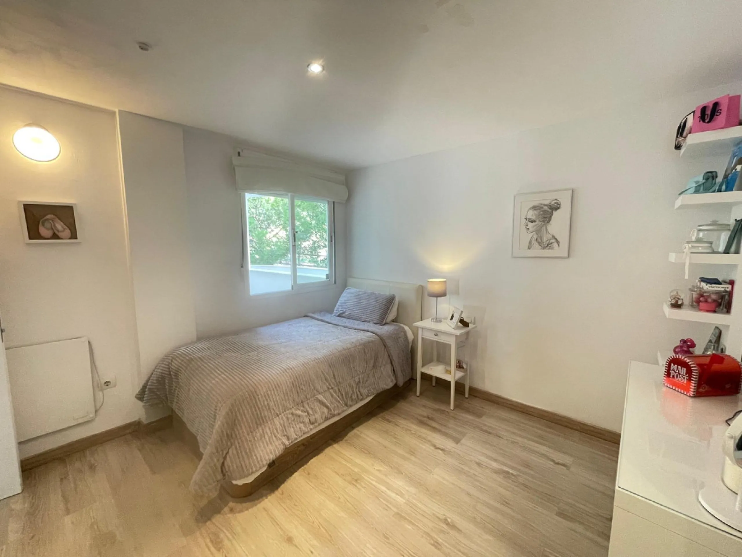 Apartment - Middle Floor Apartment в продаже в Benalmadena, Málaga. В доме 3 спален и 2 ванных комнат. Площадь дома 98 м²