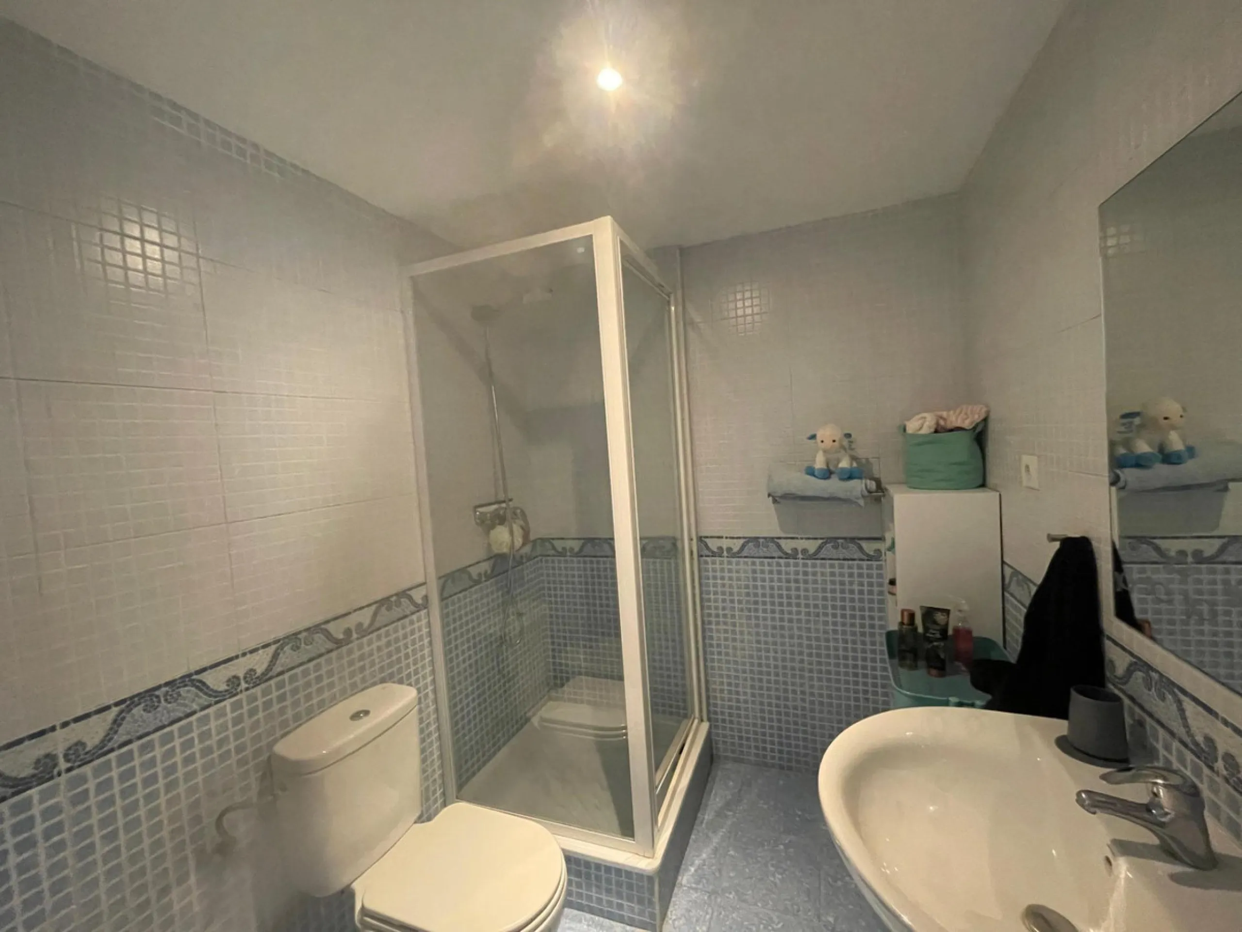 Apartment - Middle Floor Apartment в продаже в Benalmadena, Málaga. В доме 3 спален и 2 ванных комнат. Площадь дома 98 м²