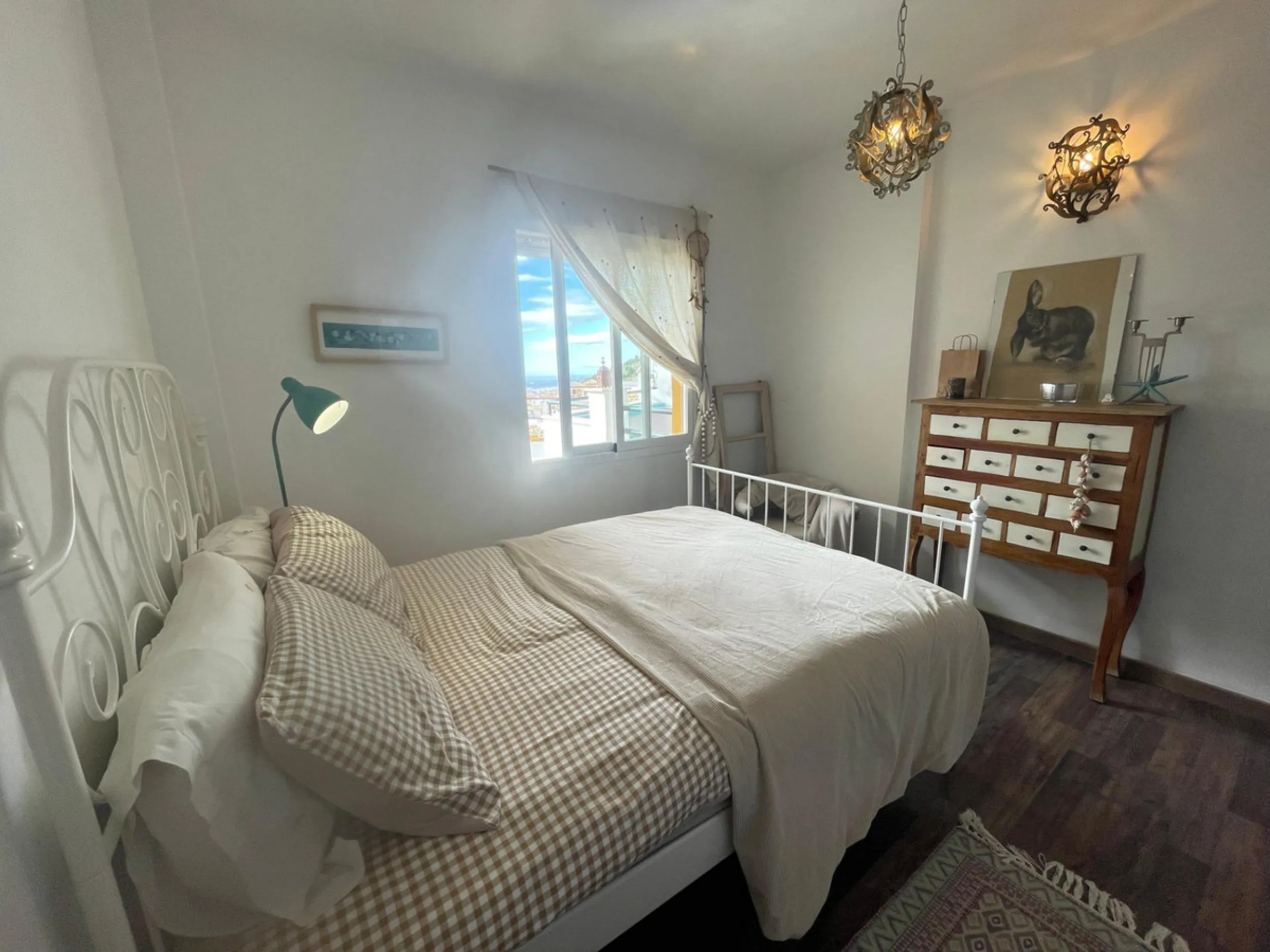 Apartment - Middle Floor Apartment в продаже в Benalmadena, Málaga. В доме 3 спален и 2 ванных комнат. Площадь дома 98 м²