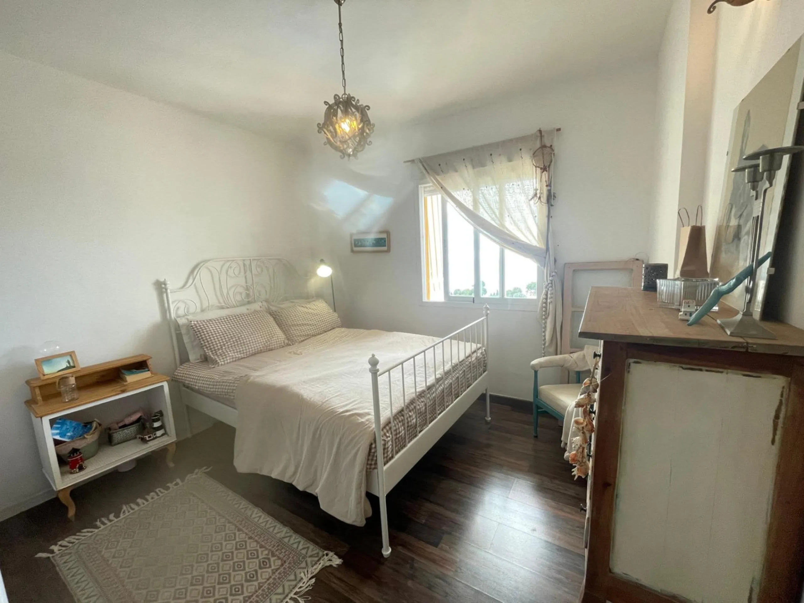 Apartment - Middle Floor Apartment в продаже в Benalmadena, Málaga. В доме 3 спален и 2 ванных комнат. Площадь дома 98 м²