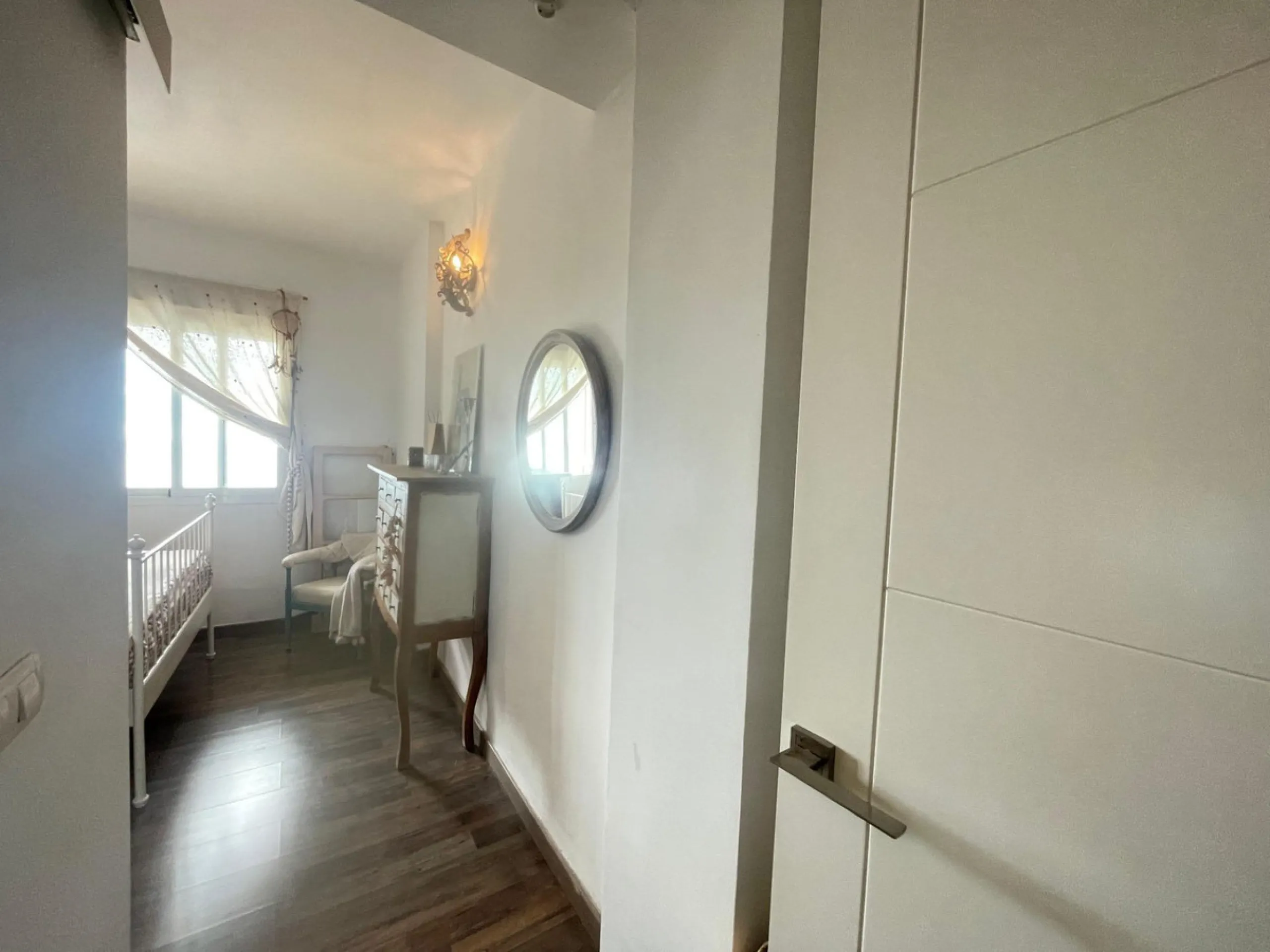 Apartment - Middle Floor Apartment в продаже в Benalmadena, Málaga. В доме 3 спален и 2 ванных комнат. Площадь дома 98 м²