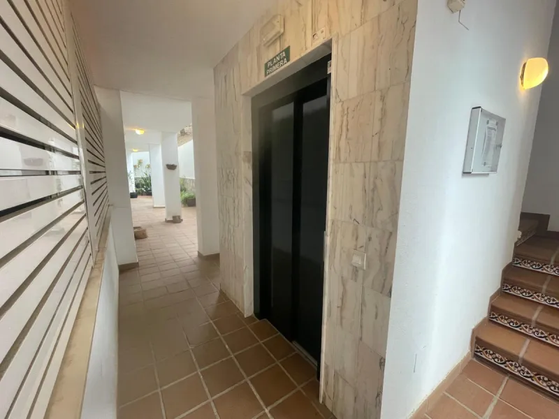 Apartment - Middle Floor Apartment в продаже в Benalmadena, Málaga. В доме 3 спален и 2 ванных комнат. Площадь дома 98 м²