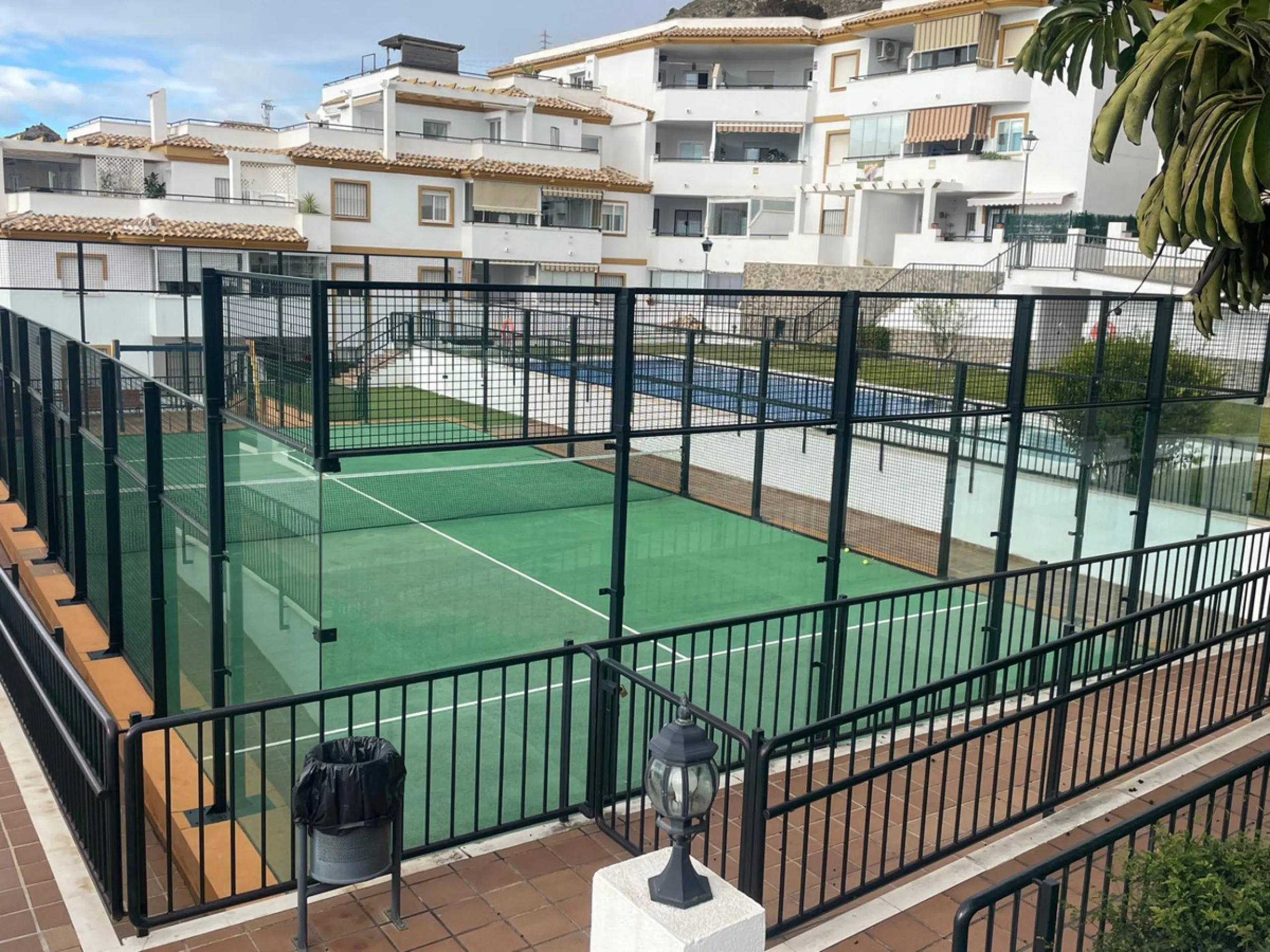 Apartment - Middle Floor Apartment в продаже в Benalmadena, Málaga. В доме 3 спален и 2 ванных комнат. Площадь дома 98 м²