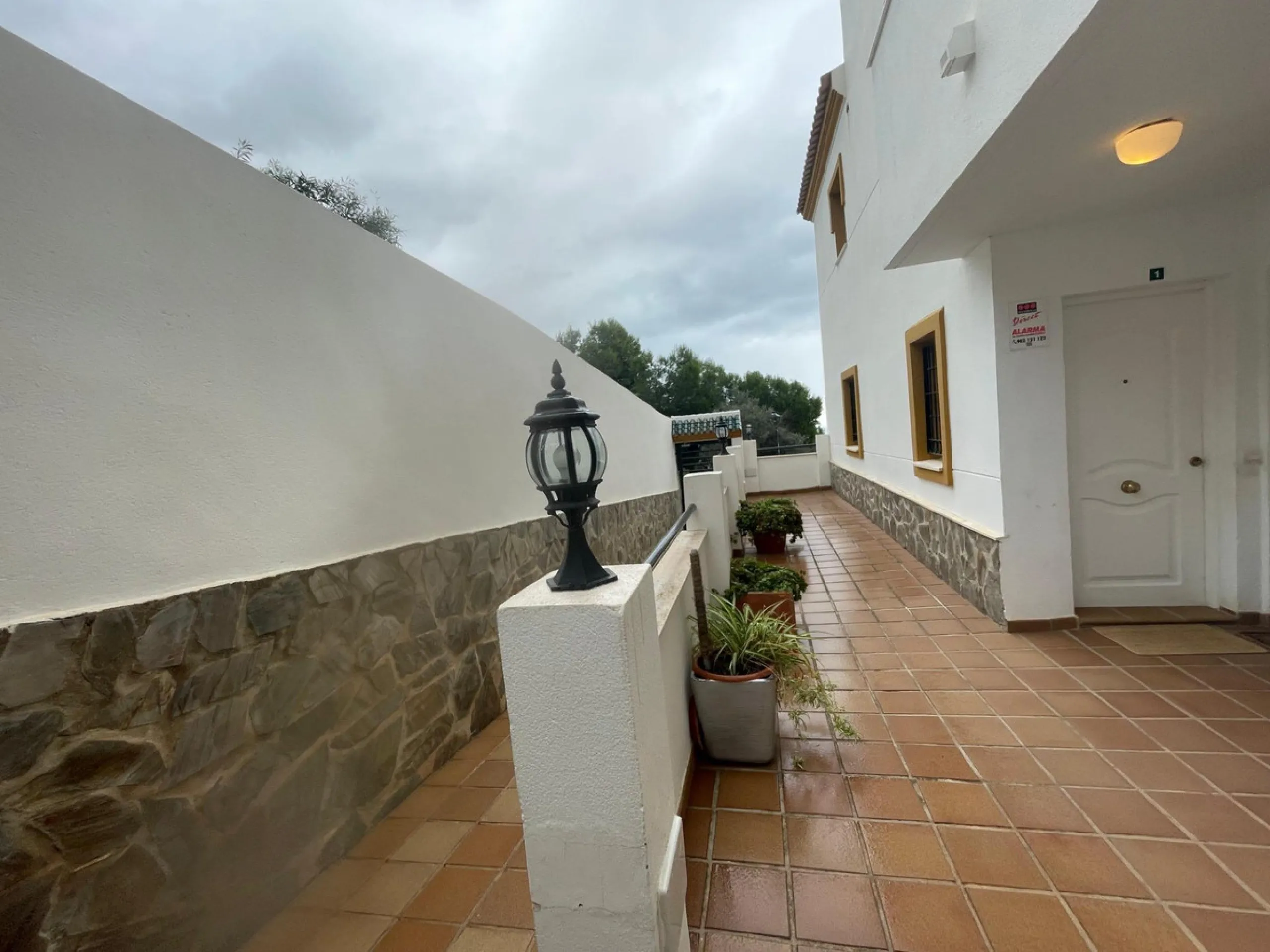 Apartment - Middle Floor Apartment в продаже в Benalmadena, Málaga. В доме 3 спален и 2 ванных комнат. Площадь дома 98 м²