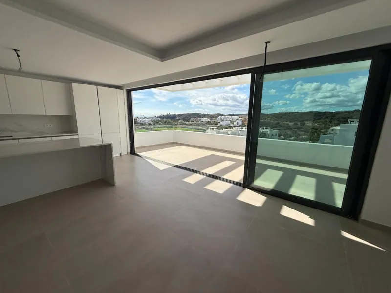 Apartment - Penthouse в продаже в Estepona, Málaga. В доме 3 спален и 3 ванных комнат. Площадь дома 196 м²