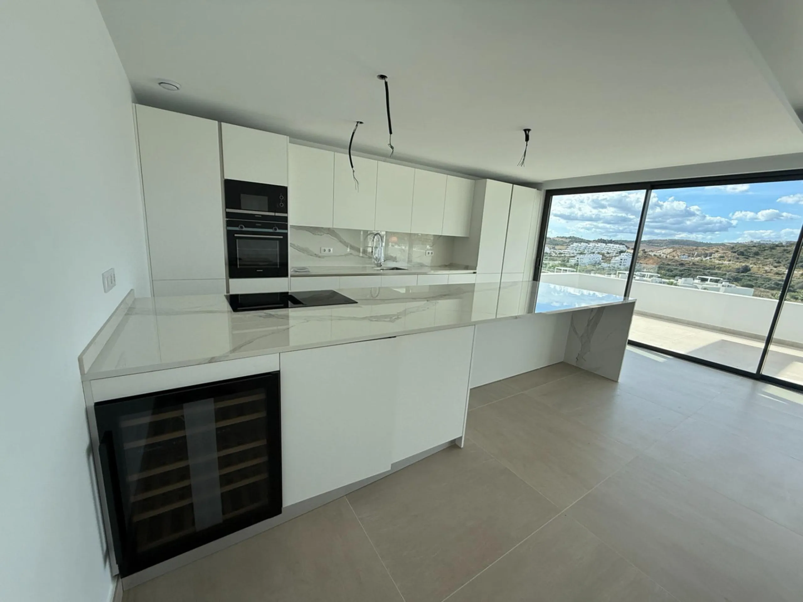 Apartment - Penthouse в продаже в Estepona, Málaga. В доме 3 спален и 3 ванных комнат. Площадь дома 196 м²