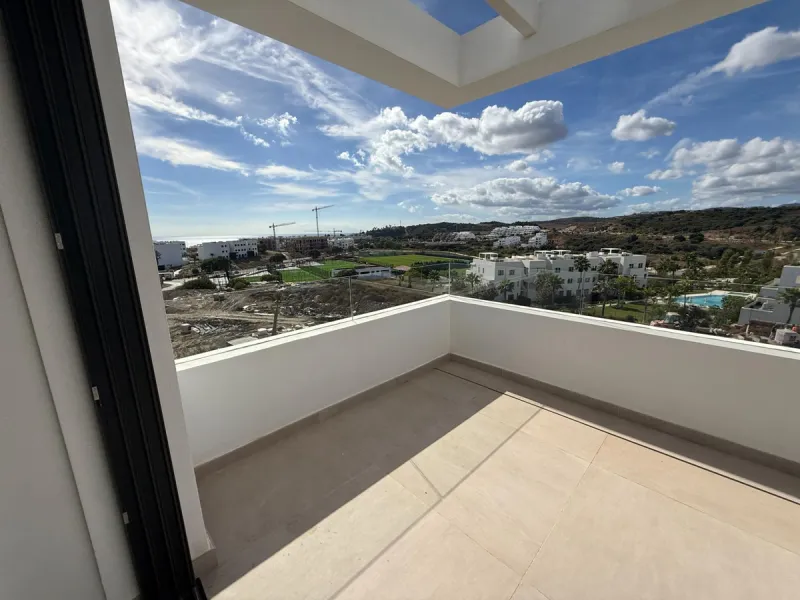 Apartment - Penthouse в продаже в Estepona, Málaga. В доме 3 спален и 3 ванных комнат. Площадь дома 196 м²