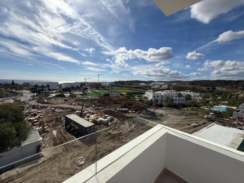 Apartment - Penthouse в продаже в Estepona, Málaga. В доме 3 спален и 3 ванных комнат. Площадь дома 196 м²