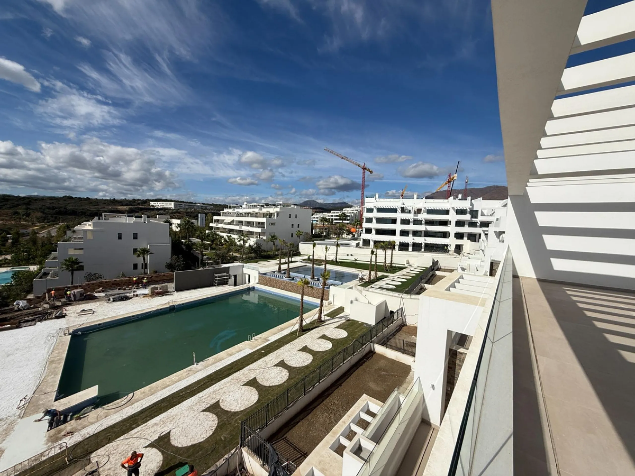 Apartment - Penthouse в продаже в Estepona, Málaga. В доме 3 спален и 3 ванных комнат. Площадь дома 196 м²