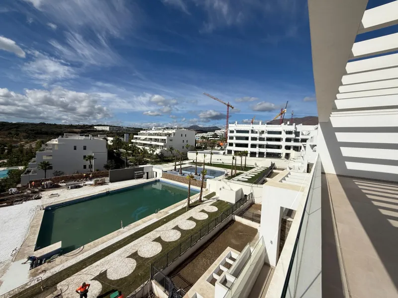 Apartment - Penthouse в продаже в Estepona, Málaga. В доме 3 спален и 3 ванных комнат. Площадь дома 196 м²