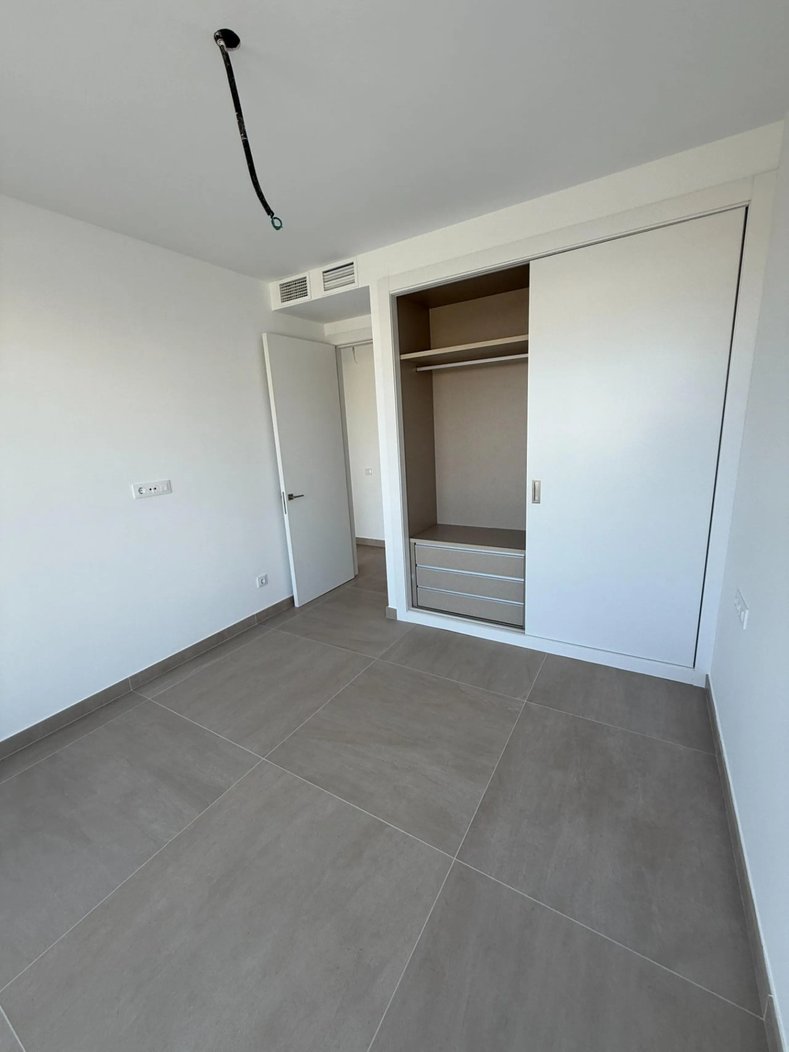 Apartment - Penthouse в продаже в Estepona, Málaga. В доме 3 спален и 3 ванных комнат. Площадь дома 196 м²