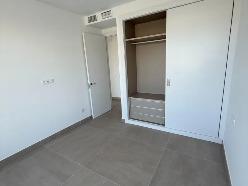 Apartment - Penthouse в продаже в Estepona, Málaga. В доме 3 спален и 3 ванных комнат. Площадь дома 196 м²