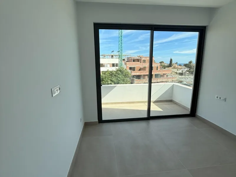 Apartment - Penthouse в продаже в Estepona, Málaga. В доме 3 спален и 3 ванных комнат. Площадь дома 196 м²