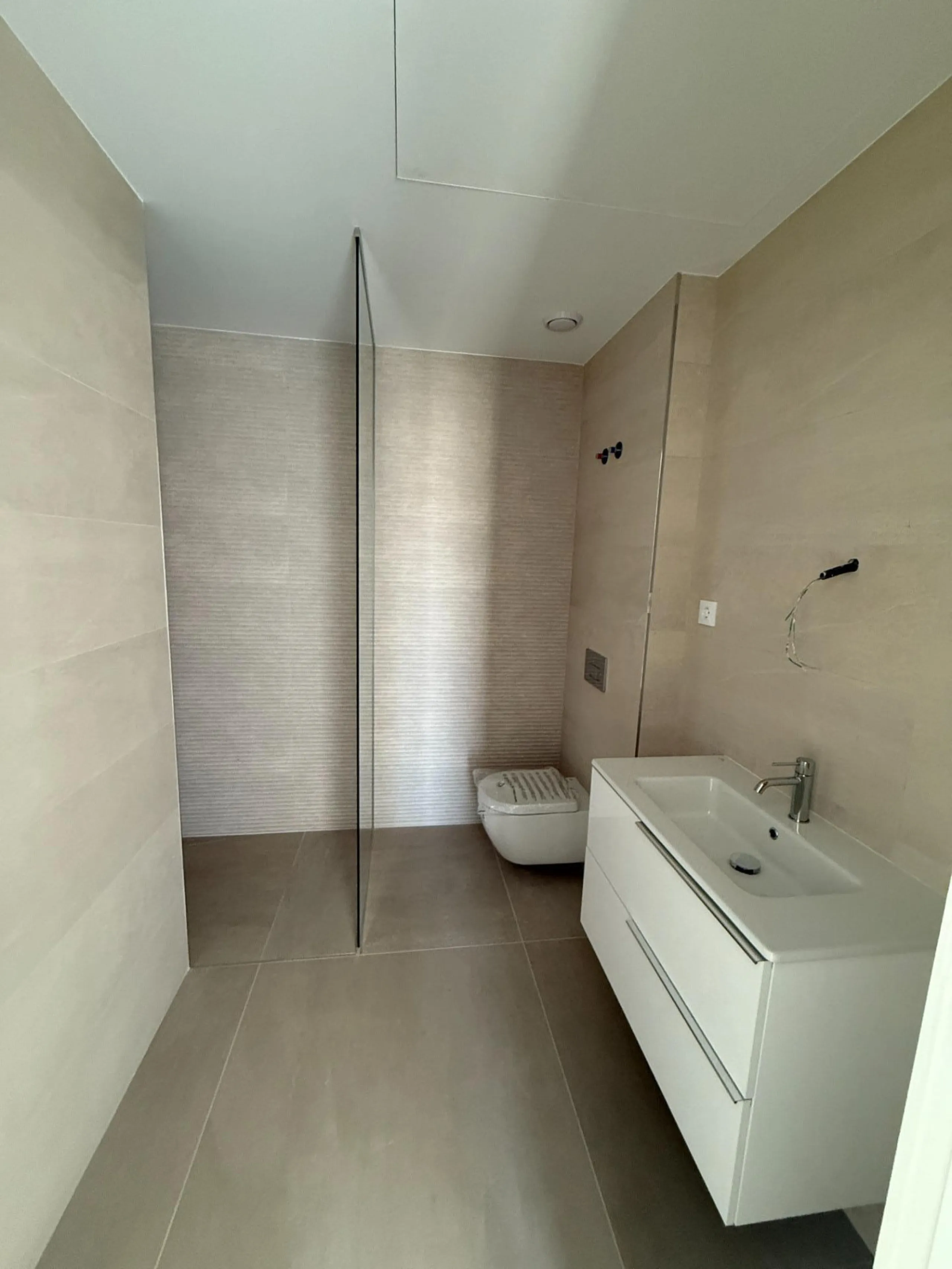Apartment - Penthouse в продаже в Estepona, Málaga. В доме 3 спален и 3 ванных комнат. Площадь дома 196 м²