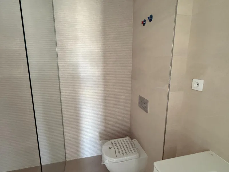 Apartment - Penthouse в продаже в Estepona, Málaga. В доме 3 спален и 3 ванных комнат. Площадь дома 196 м²