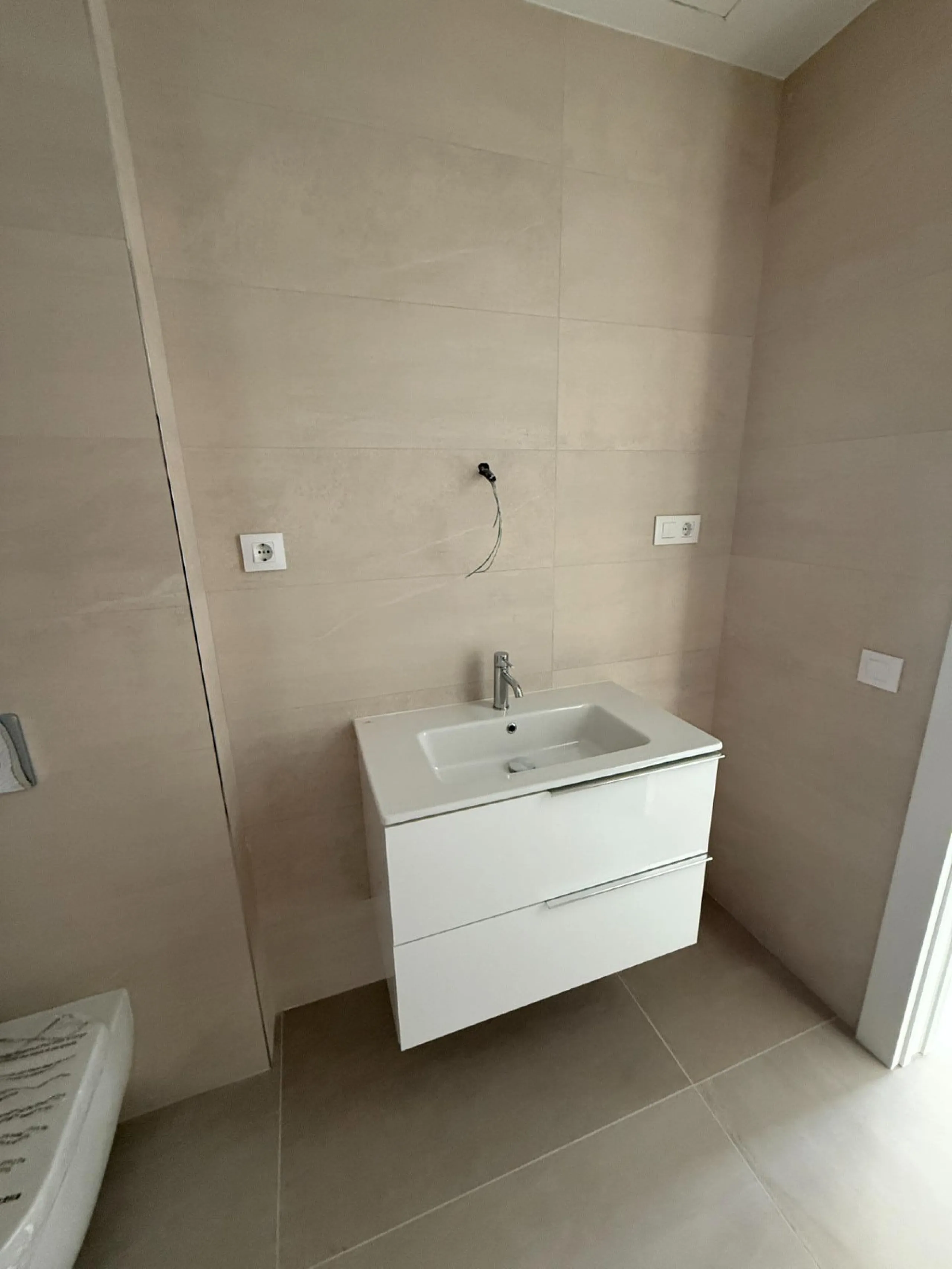 Apartment - Penthouse в продаже в Estepona, Málaga. В доме 3 спален и 3 ванных комнат. Площадь дома 196 м²