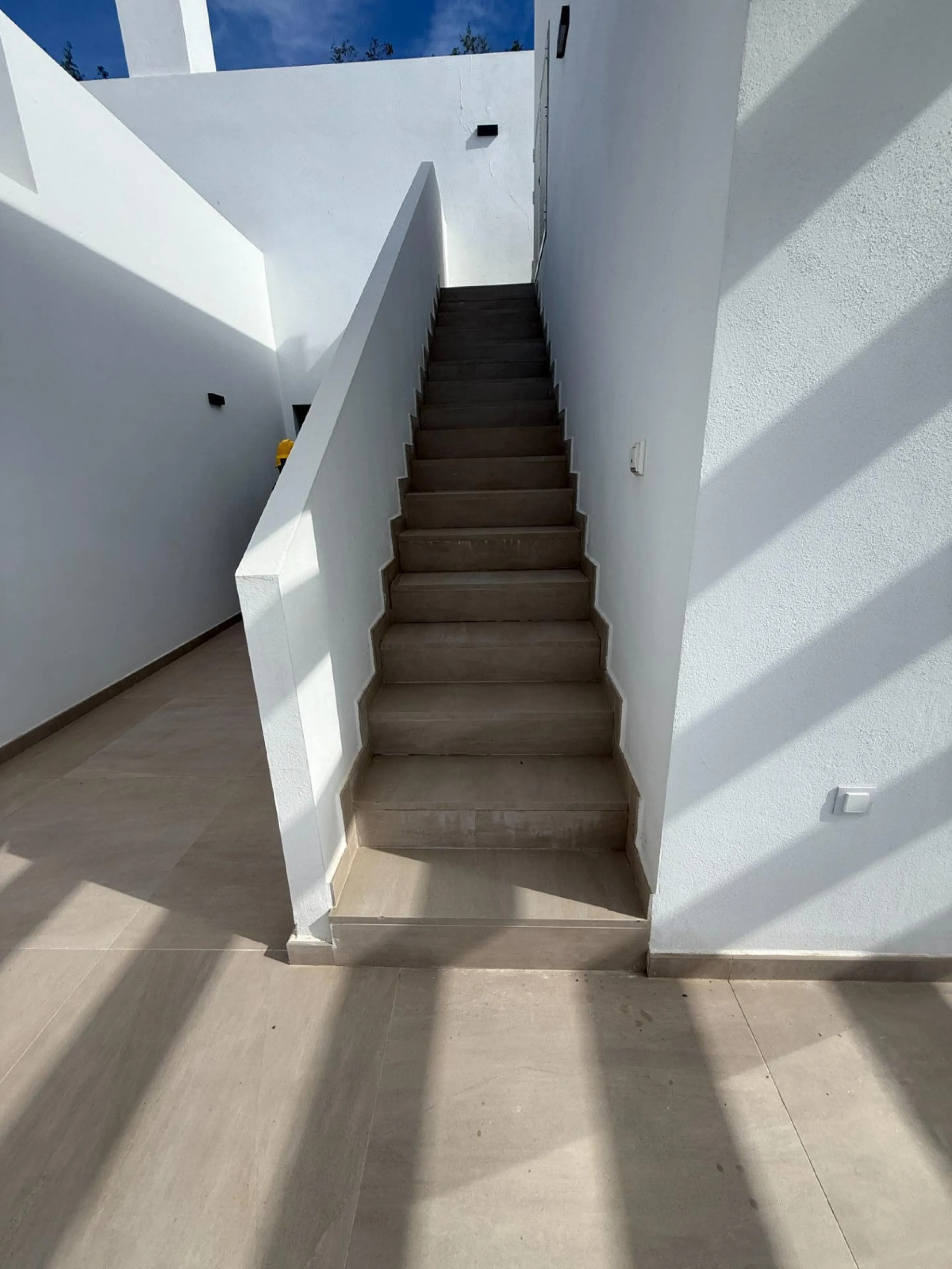 Apartment - Penthouse в продаже в Estepona, Málaga. В доме 3 спален и 3 ванных комнат. Площадь дома 196 м²