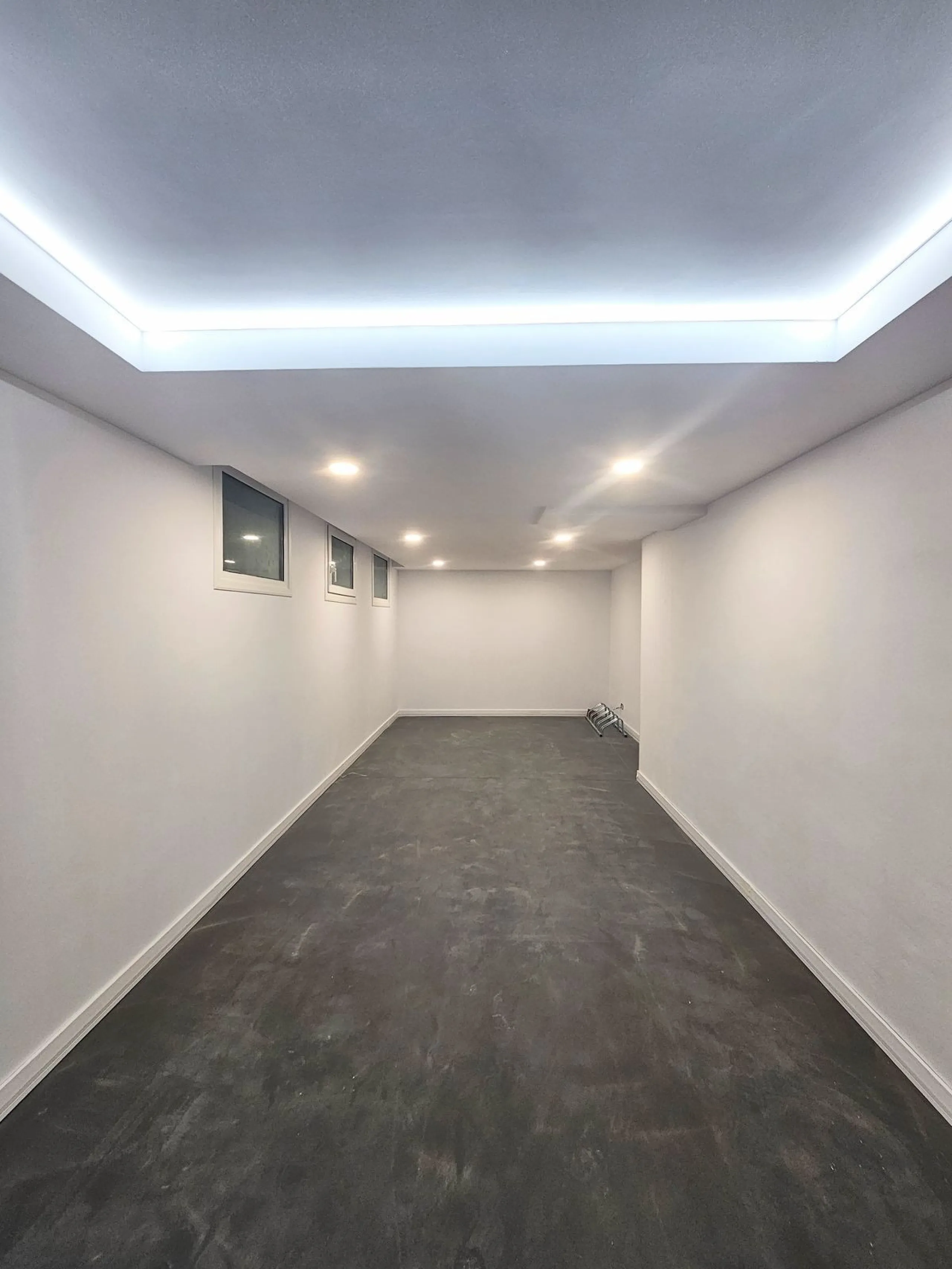 Unique opportunity to purchase an independent house within walking distance to all amenities, beach and golf in La Cala de Mijas.