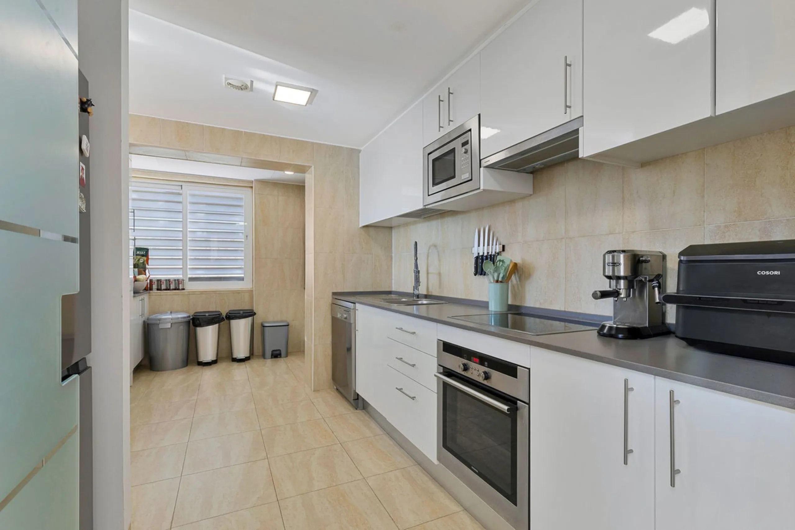 Welcome to this exclusive triplex penthouse in La Cala — over 470 m² designed for pure enjoyment on the Costa del Sol.