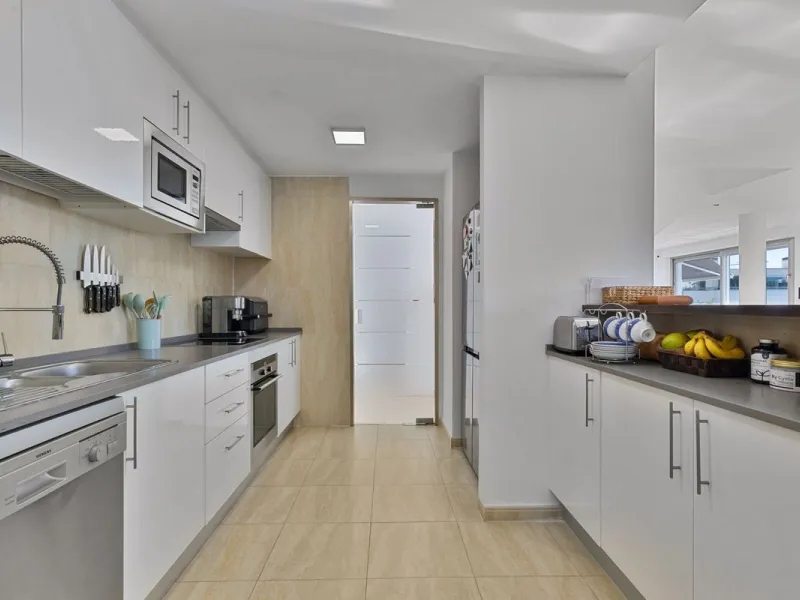 Welcome to this exclusive triplex penthouse in La Cala — over 470 m² designed for pure enjoyment on the Costa del Sol.