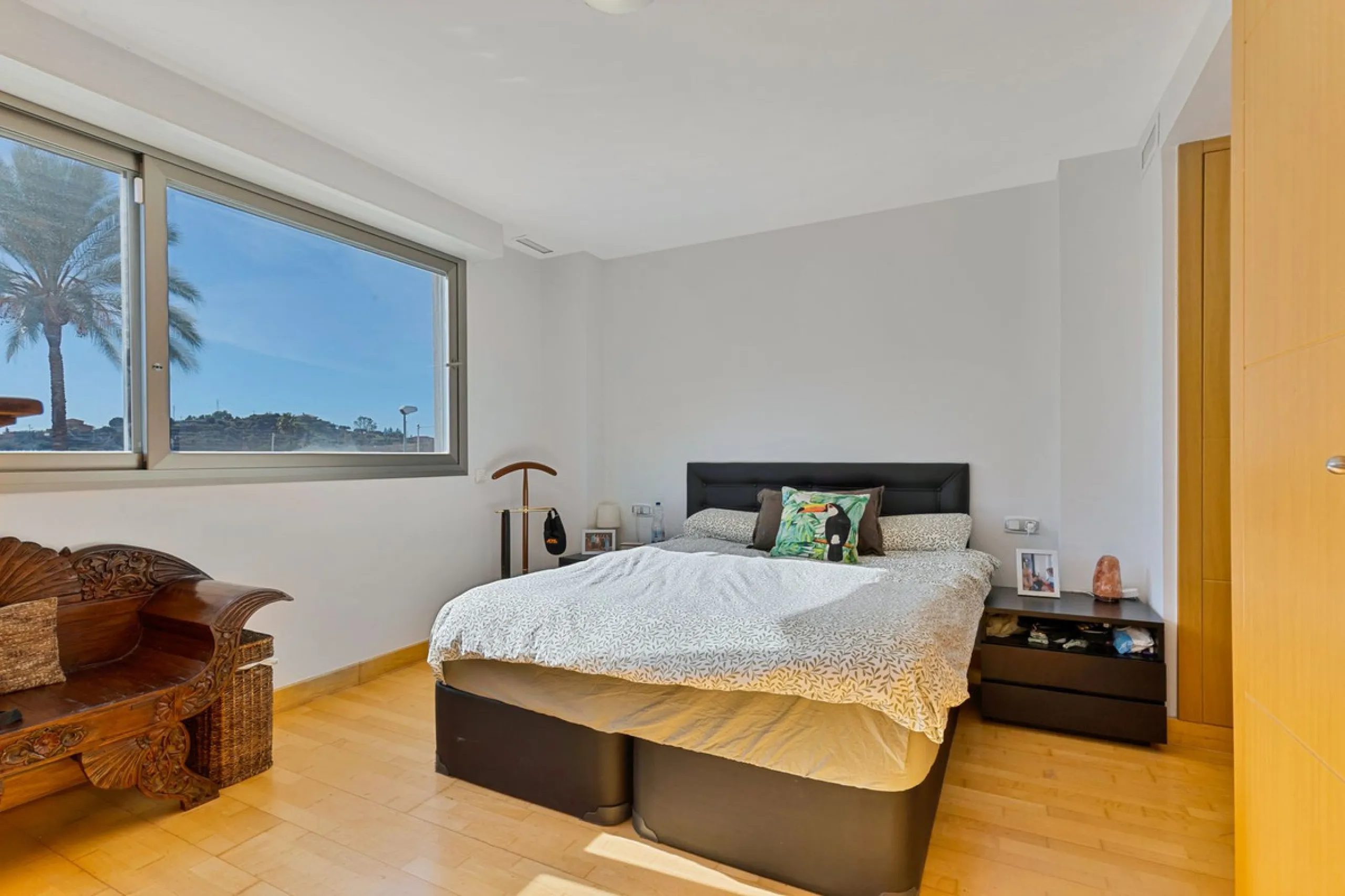 Welcome to this exclusive triplex penthouse in La Cala — over 470 m² designed for pure enjoyment on the Costa del Sol.