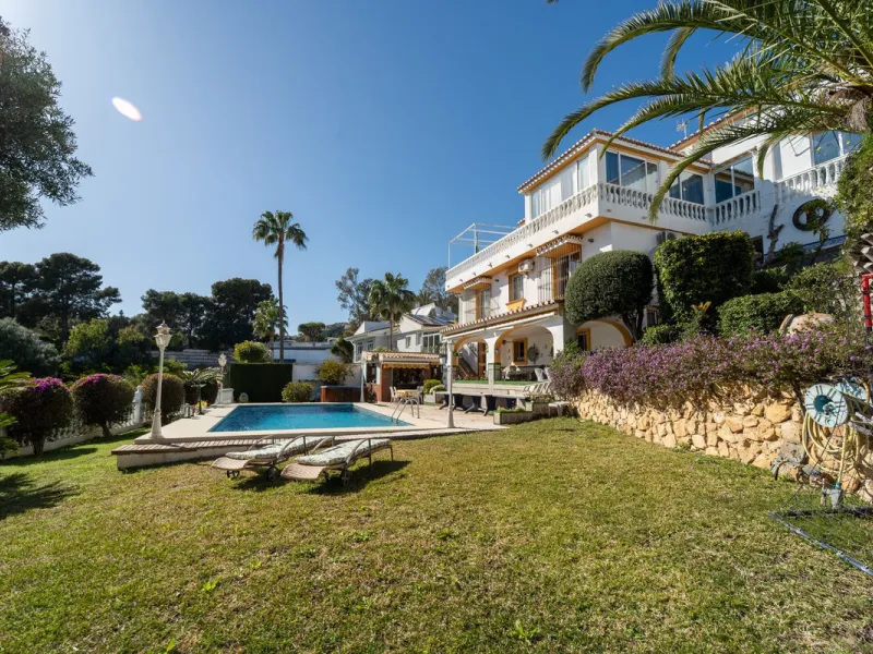 Exclusive Andalusian-Style Villa with Panoramic Sea Views in Torremuelle