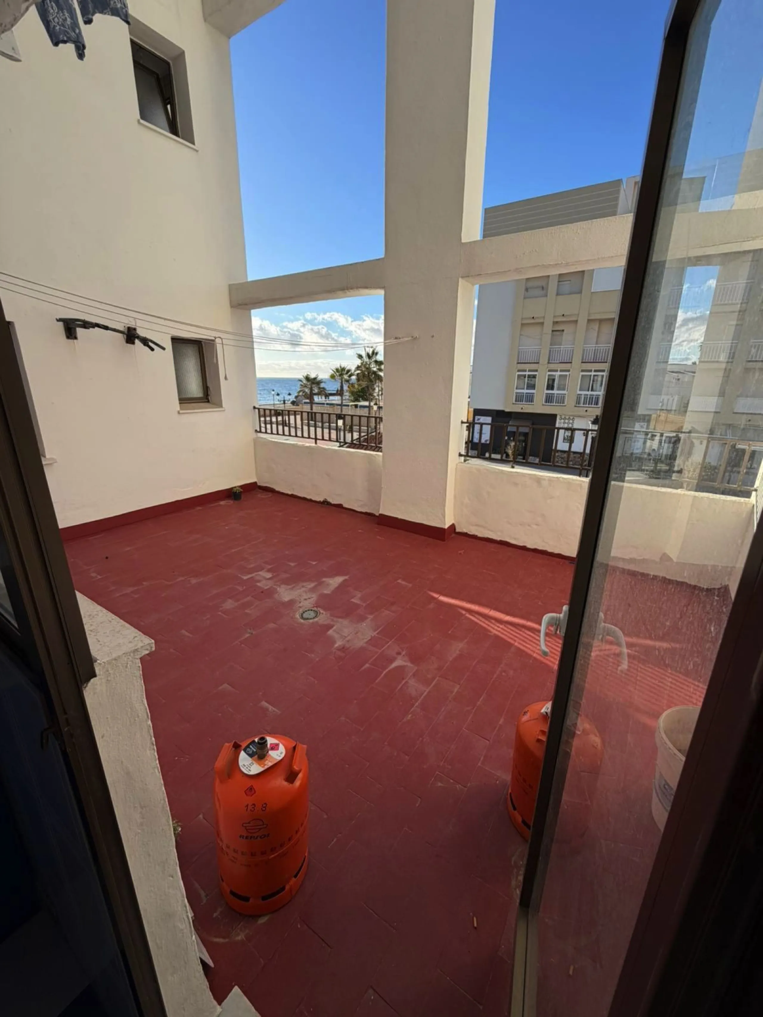 Bright and Spacious Apartment with Sea Views in a Prime Central Location – San Luis de Sabinillas, Manilva