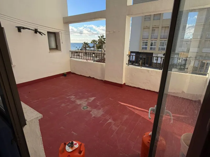 Bright and Spacious Apartment with Sea Views in a Prime Central Location – San Luis de Sabinillas, Manilva