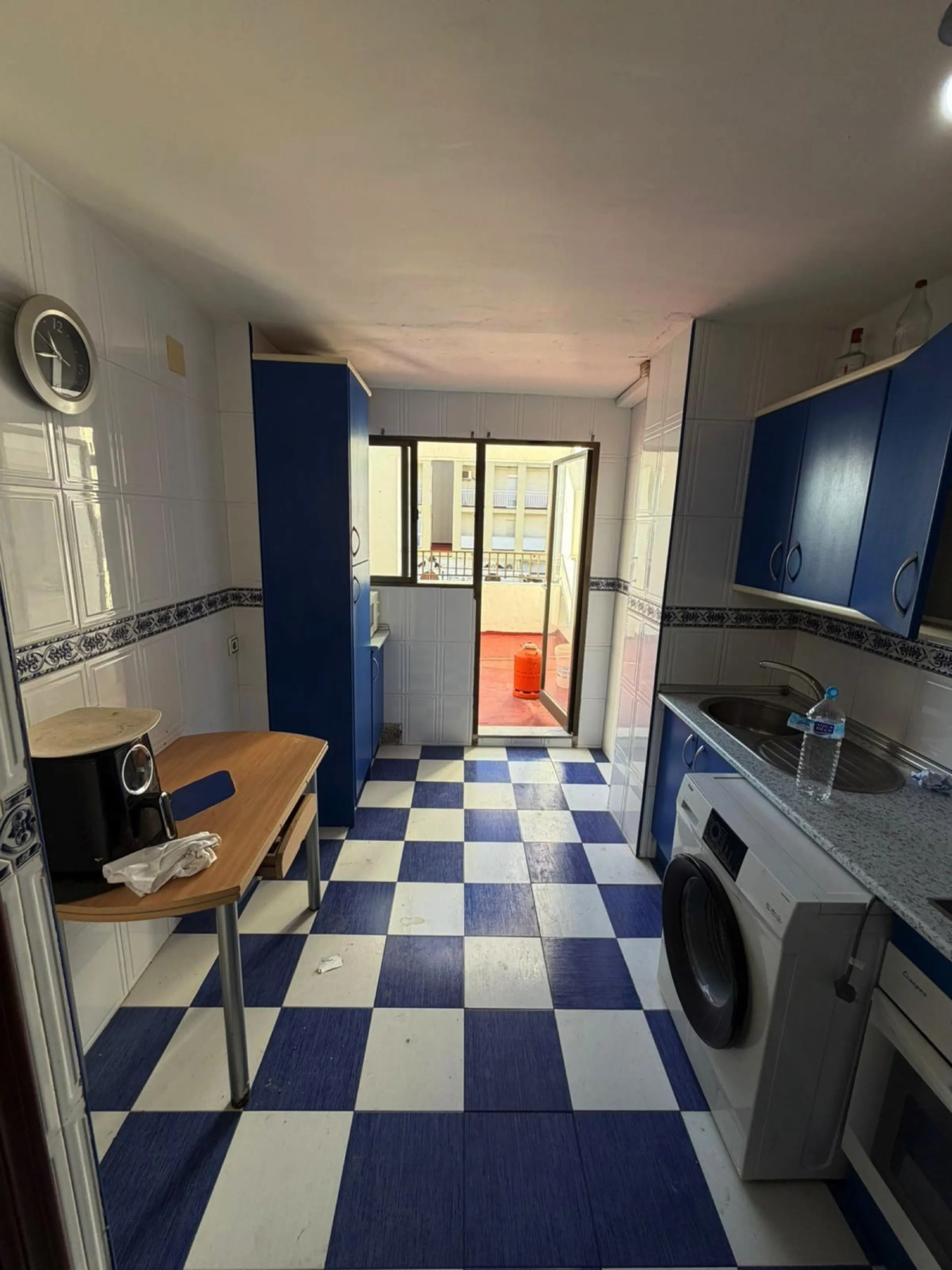 Bright and Spacious Apartment with Sea Views in a Prime Central Location – San Luis de Sabinillas, Manilva