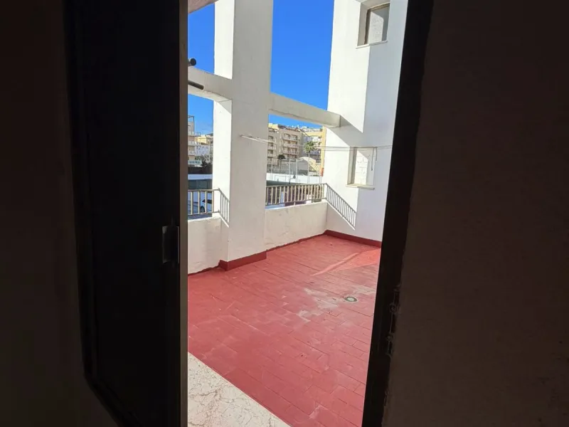 Bright and Spacious Apartment with Sea Views in a Prime Central Location – San Luis de Sabinillas, Manilva