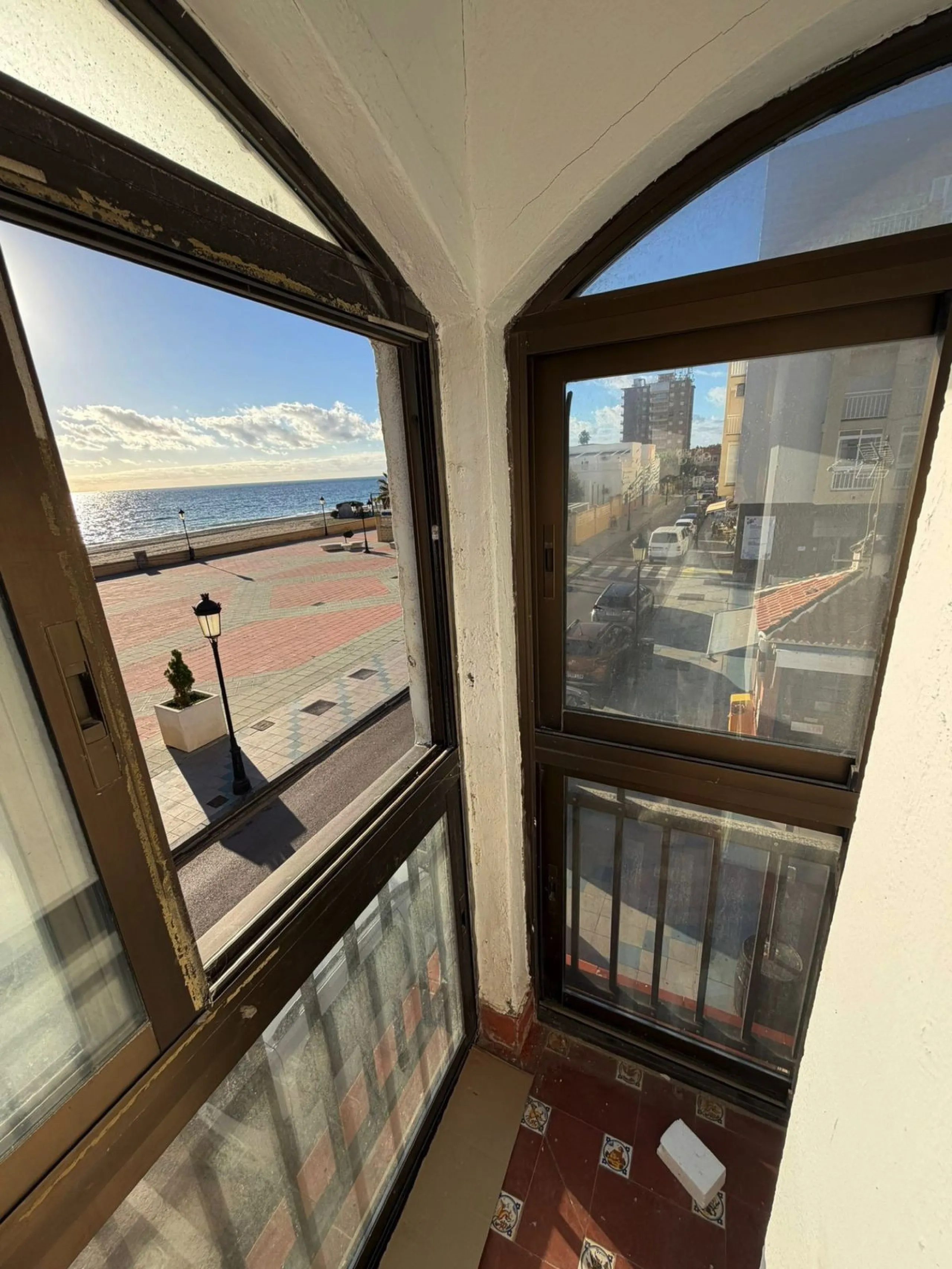 Bright and Spacious Apartment with Sea Views in a Prime Central Location – San Luis de Sabinillas, Manilva