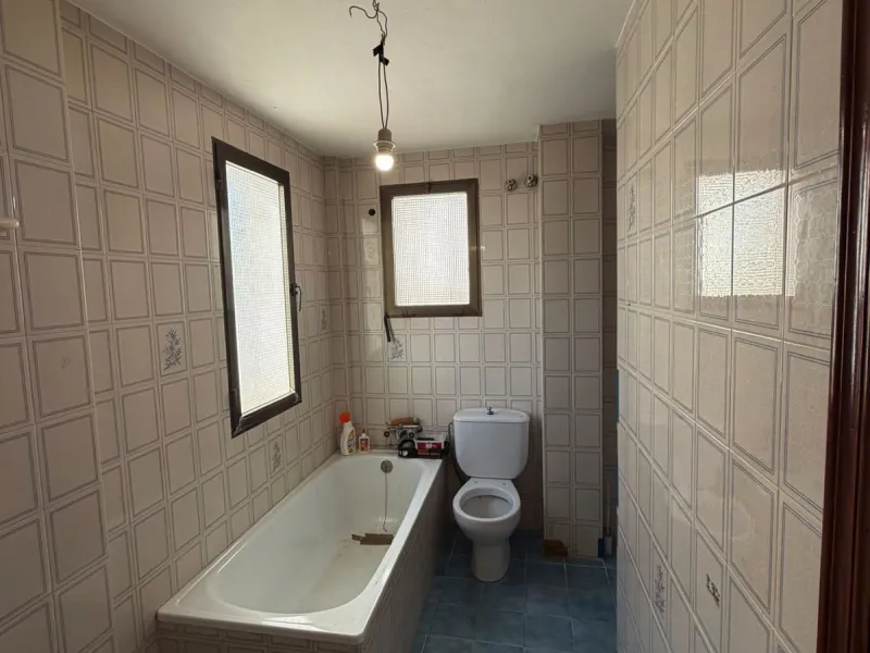 Bright and Spacious Apartment with Sea Views in a Prime Central Location – San Luis de Sabinillas, Manilva