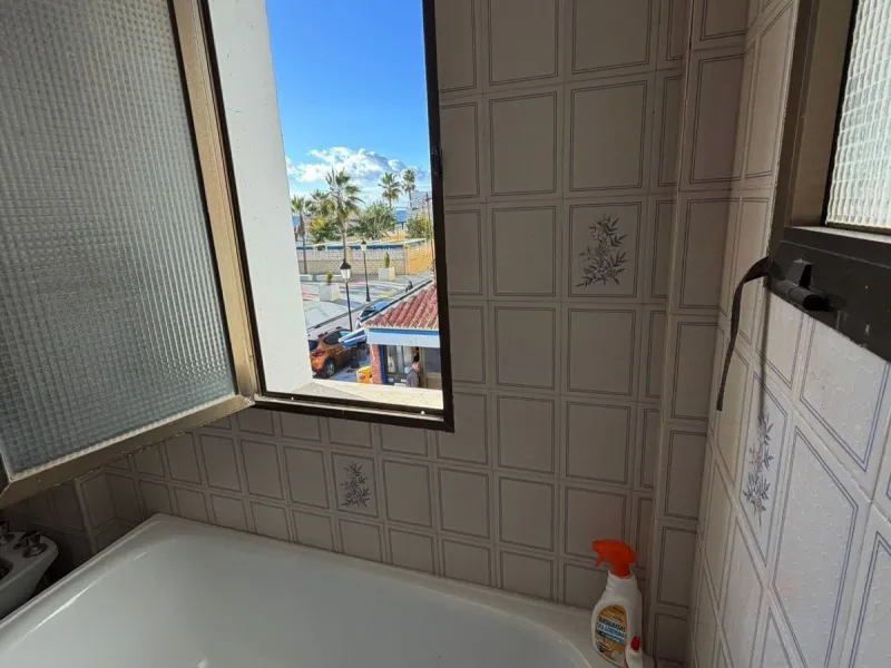 Bright and Spacious Apartment with Sea Views in a Prime Central Location – San Luis de Sabinillas, Manilva