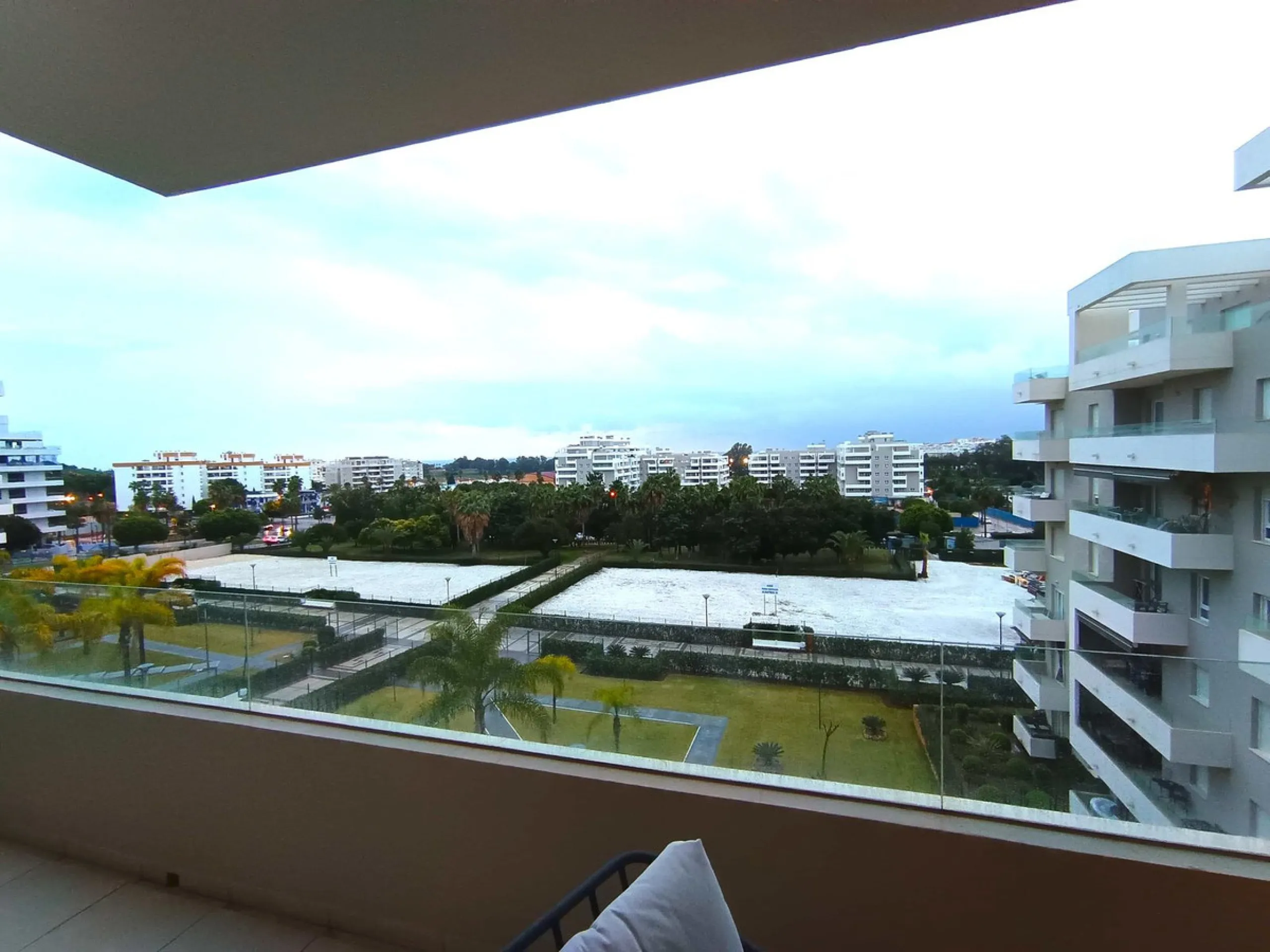 Apartment - Middle Floor Apartment в продаже в Marbella, Málaga. В доме 3 спален и 2 ванных комнат. Площадь дома 110 м²