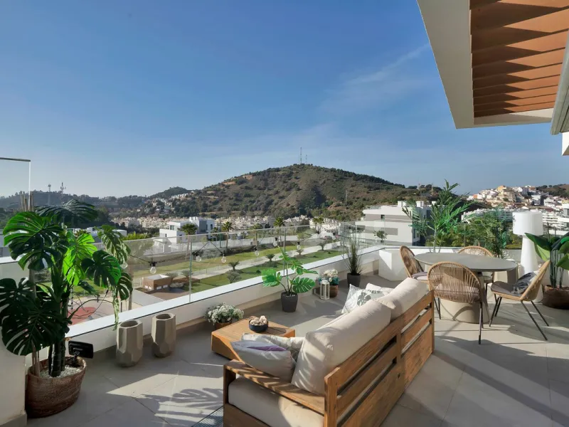 Spectacular 4-Bedroom Penthouse with Private Rooftop Paradise with amazing views in Colinas del Limonar, Málaga.