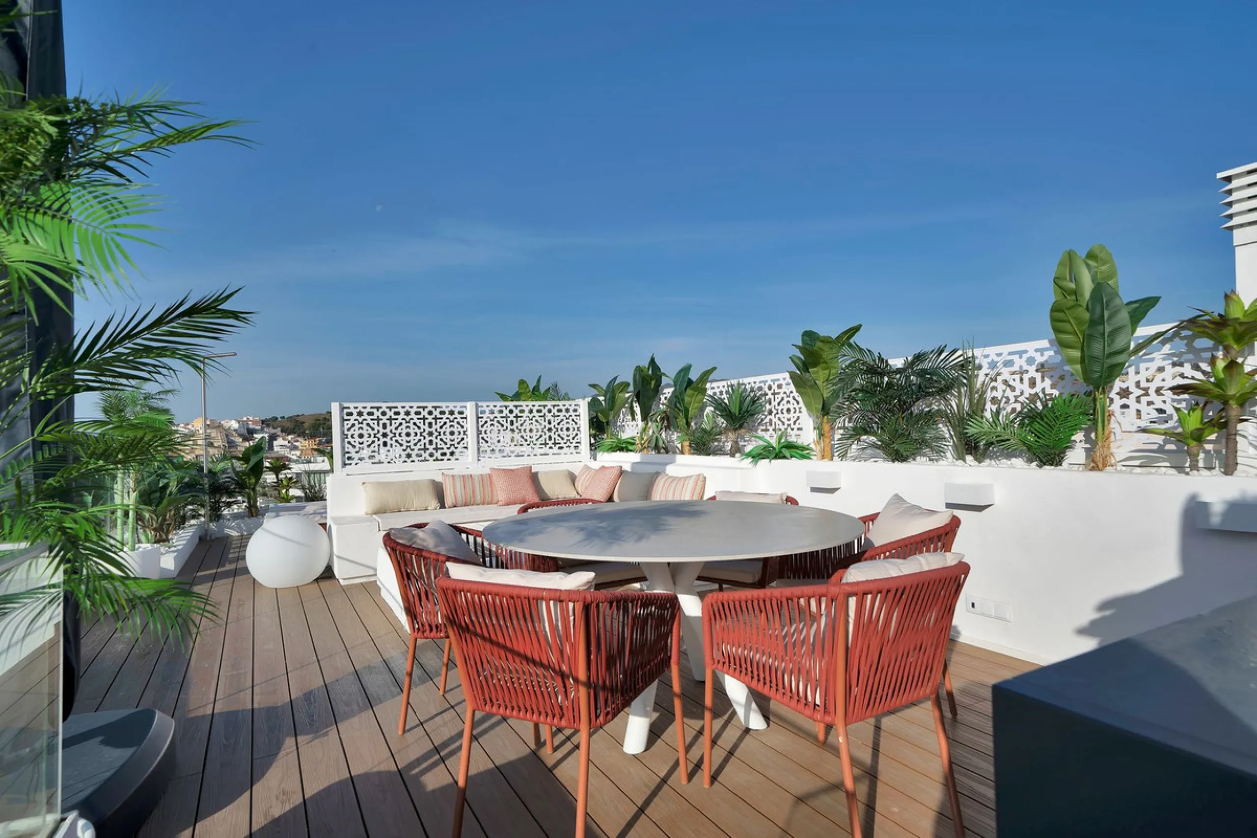 Spectacular 4-Bedroom Penthouse with Private Rooftop Paradise with amazing views in Colinas del Limonar, Málaga.
