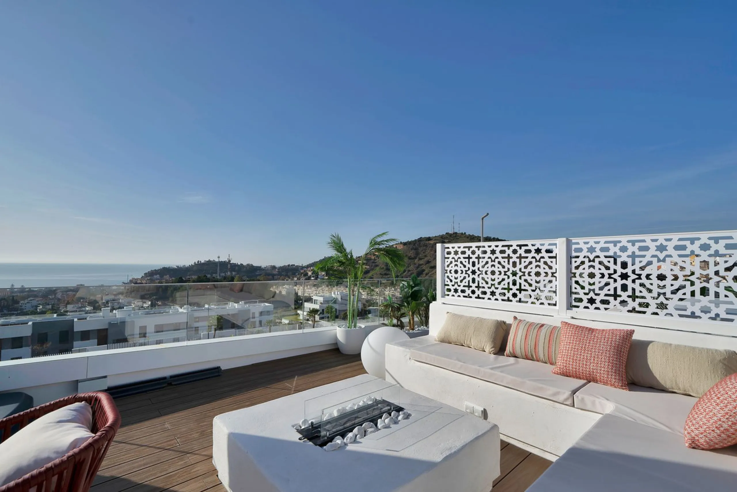 Spectacular 4-Bedroom Penthouse with Private Rooftop Paradise with amazing views in Colinas del Limonar, Málaga.